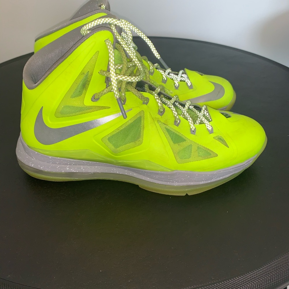 Men’s neon high top Nike sneakers